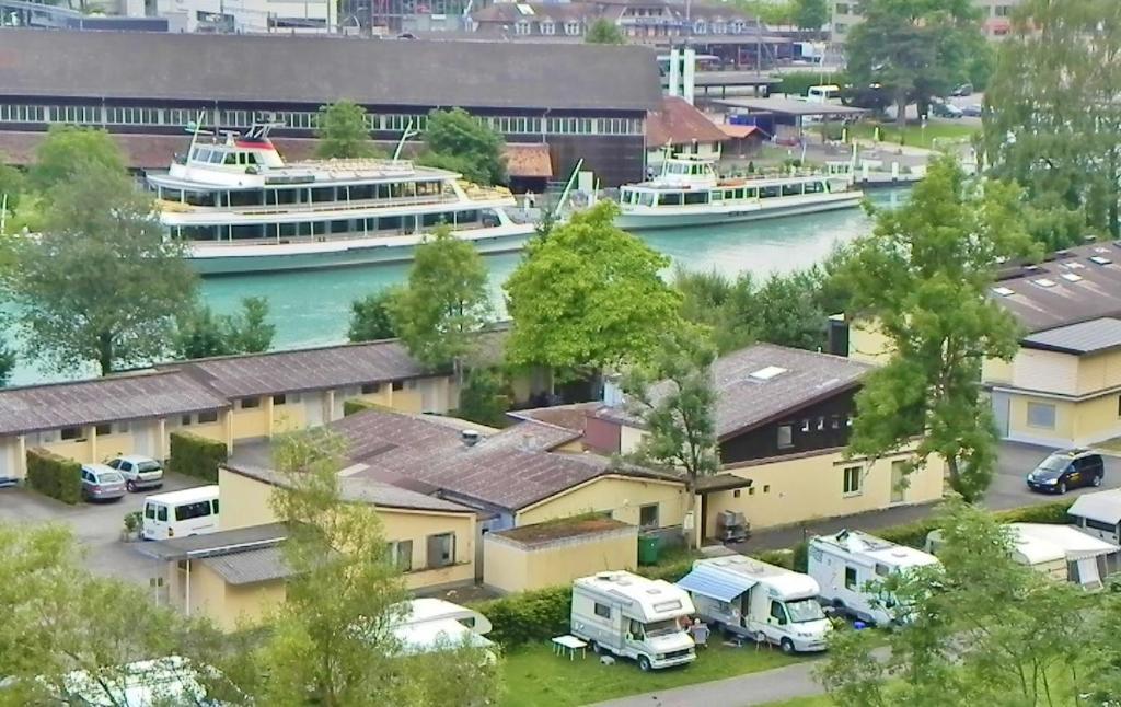 The River Village Интерлакен Экстерьер фото