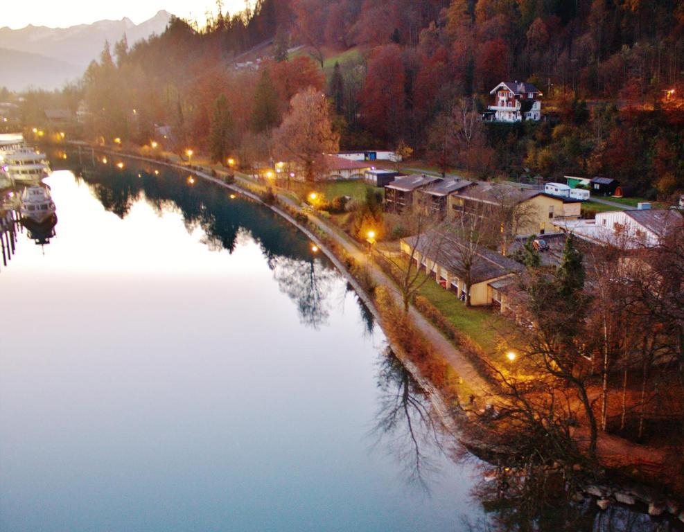 The River Village Интерлакен Экстерьер фото